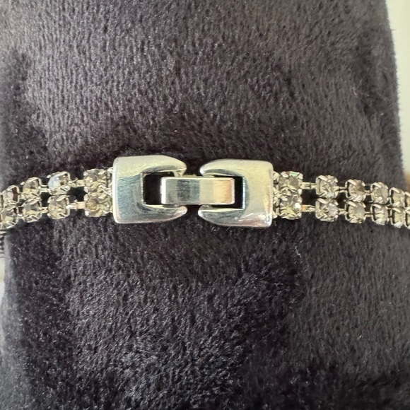 Vintage-Inspired Silver and Gold Necklace with Intricate Filigree - Picture 7 of 12